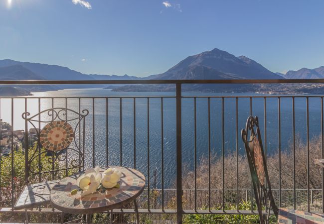 Appartamento a Perledo - Casa Andrea Varenna Appartamento a Perledo - Casa Andrea Varenna