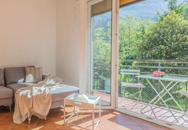 Appartamento a Varenna - Casa Bobbie Appartamento a Varenna - Casa Bobbie