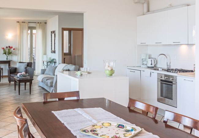Appartamento a Perledo - Sunny Varenna Apartment Appartamento a Perledo - Sunny Varenna Apartment