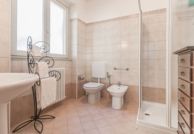 Appartamento a Perledo - Sunny Varenna Apartment Appartamento a Perledo - Sunny Varenna Apartment