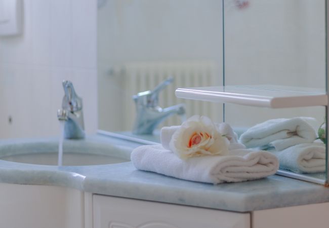 Appartamento a Mandello del Lario - Sunflowers Home Appartamento a Mandello del Lario - Sunflowers Home