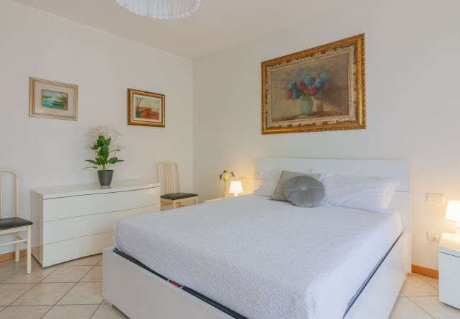 Appartamento a Mandello del Lario - Sunflowers Home Appartamento a Mandello del Lario - Sunflowers Home