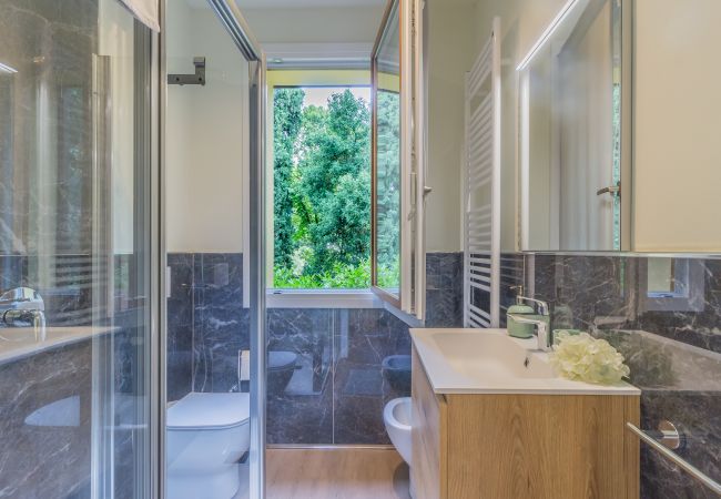 Appartamento a Perledo - Casa Sandra Giardino e Lago Appartamento a Perledo - Casa Sandra Giardino e Lago