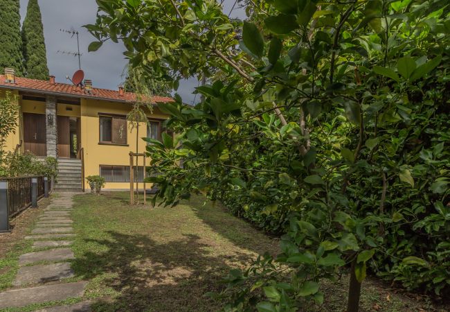 Appartamento a Perledo - Casa Sandra Giardino e Lago Appartamento a Perledo - Casa Sandra Giardino e Lago