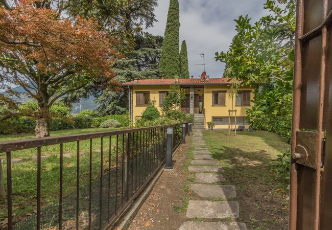 Appartamento a Perledo - Casa Sandra Giardino e Lago Appartamento a Perledo - Casa Sandra Giardino e Lago