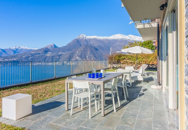Apartment in Perledo - The Patio over Varenna Apartment in Perledo - The Patio over Varenna