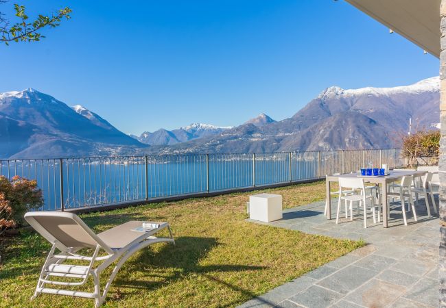 Apartment in Perledo - The Patio over Varenna Apartment in Perledo - The Patio over Varenna
