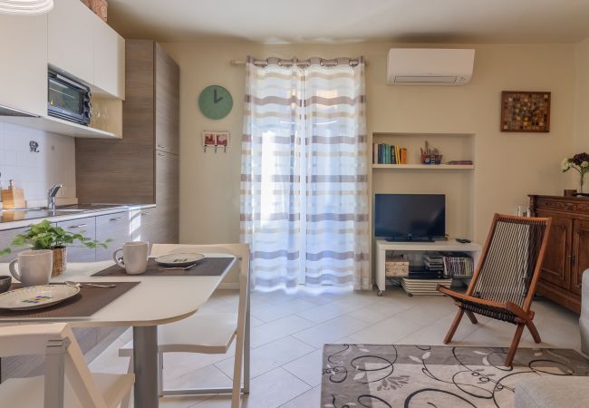 Apartment in Perledo - La Casa di Cora Apartment in Perledo - La Casa di Cora