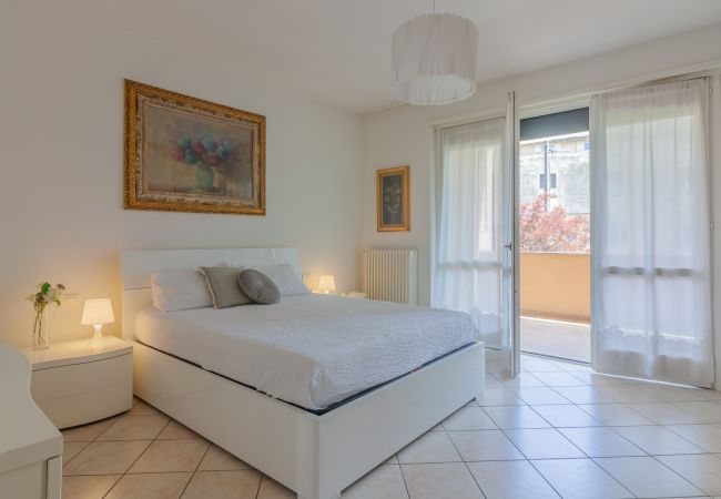 Apartment in Mandello del Lario - Sunflowers Home Apartment in Mandello del Lario - Sunflowers Home
