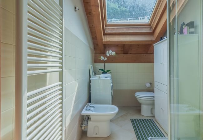 Apartment in Perledo - Queen Lake View Apartment in Perledo - Queen Lake View