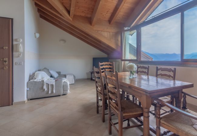 Apartment in Perledo - Queen Lake View Apartment in Perledo - Queen Lake View