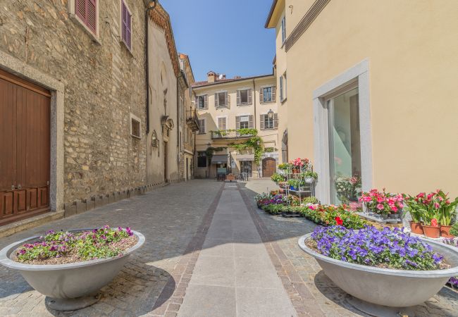 Apartment in Bellano - A Night At the Museum - Lake Como Apartment in Bellano - A Night At the Museum - Lake Como
