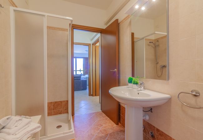 Apartment in Perledo - Giardino al Tramonto Apartment in Perledo - Giardino al Tramonto