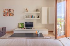 Apartment in Perledo - Giardino al Tramonto